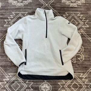 Helly Hansen Textured White Pullover with Black Details